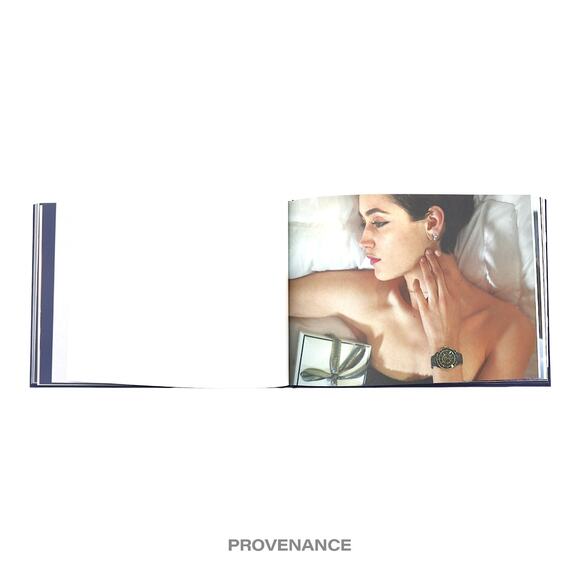 🔴 CHANEL Fine Jewelry Look Book - Hardcover Navy - Picture 11 of 11